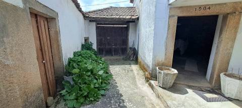 Moradia isolada T6 em Genísio, Miranda do Douro