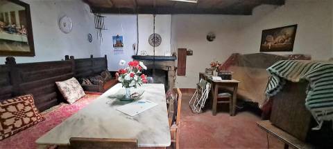 Moradia isolada T6 em Genísio, Miranda do Douro