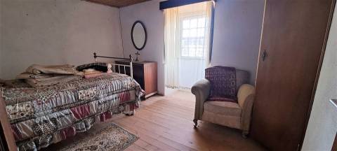 Moradia isolada T6 em Genísio, Miranda do Douro