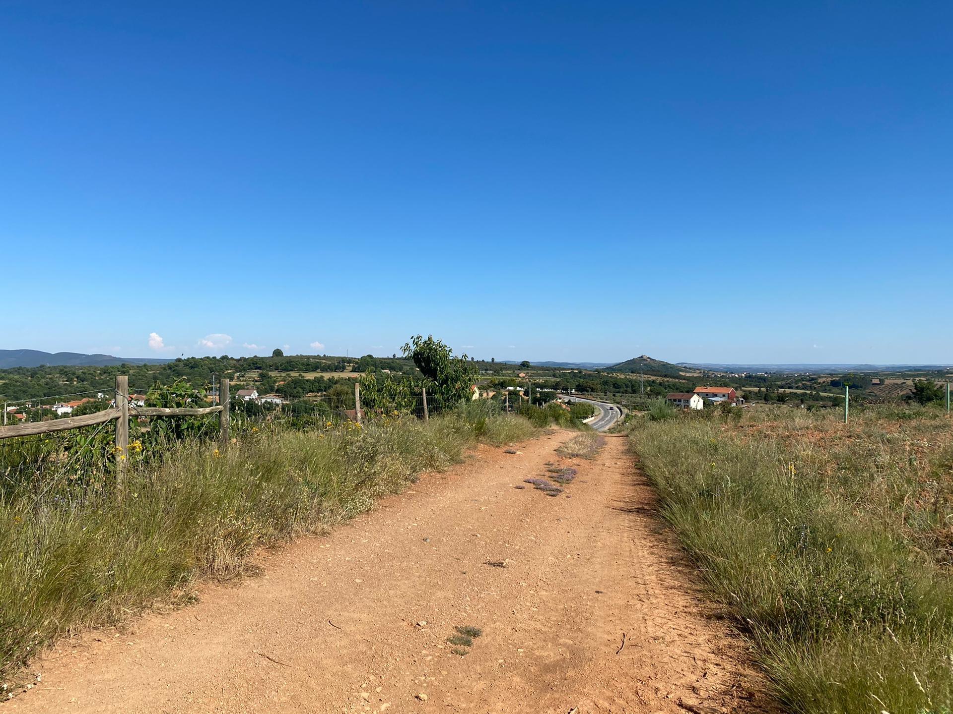 Terreno com cerca de 6000m2