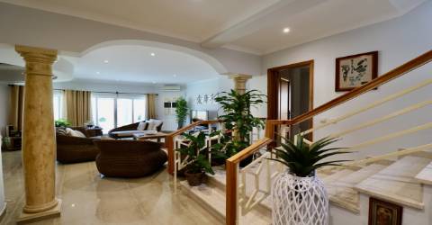 Moradia V4 , Sesmarias