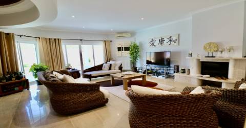 Moradia V4 , Sesmarias