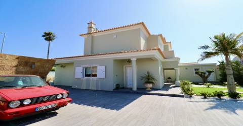 Moradia V4 , Sesmarias