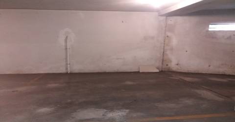 Lugar de garagem em São João da Madeira para arrendamento