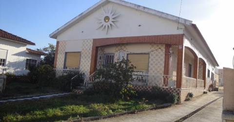 Moradia T3 Venda em Calvaria de Cima,Porto de Mós