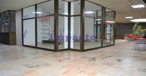 Loja comercial  em São João da Madeira