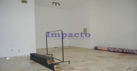 Loja comercial  em São João da Madeira