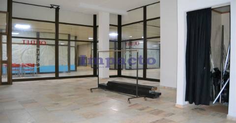 Loja comercial  em São João da Madeira