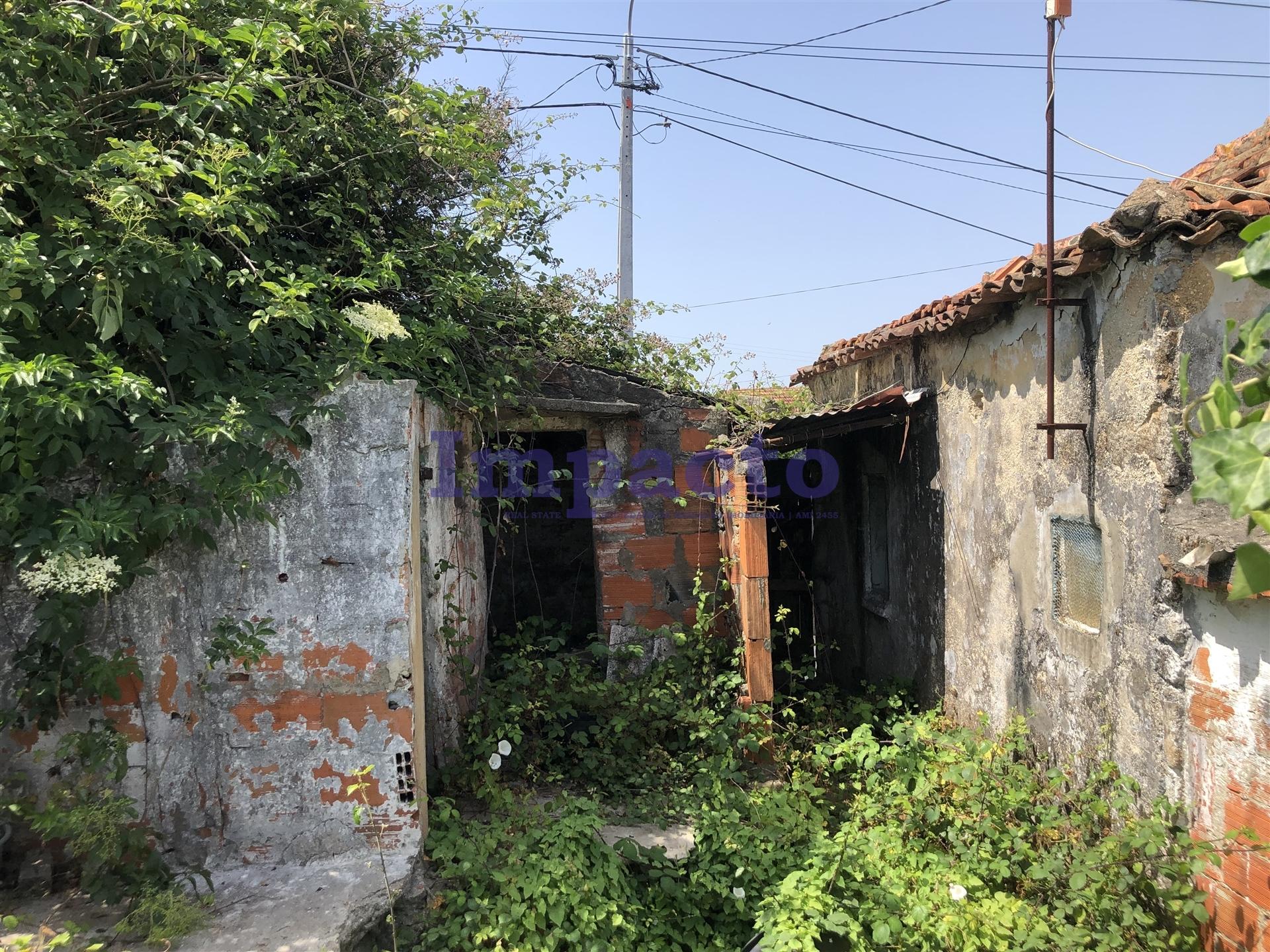 Moradia Geminada T1 Venda em Vila de Cucujães,Oliveira de Azeméis