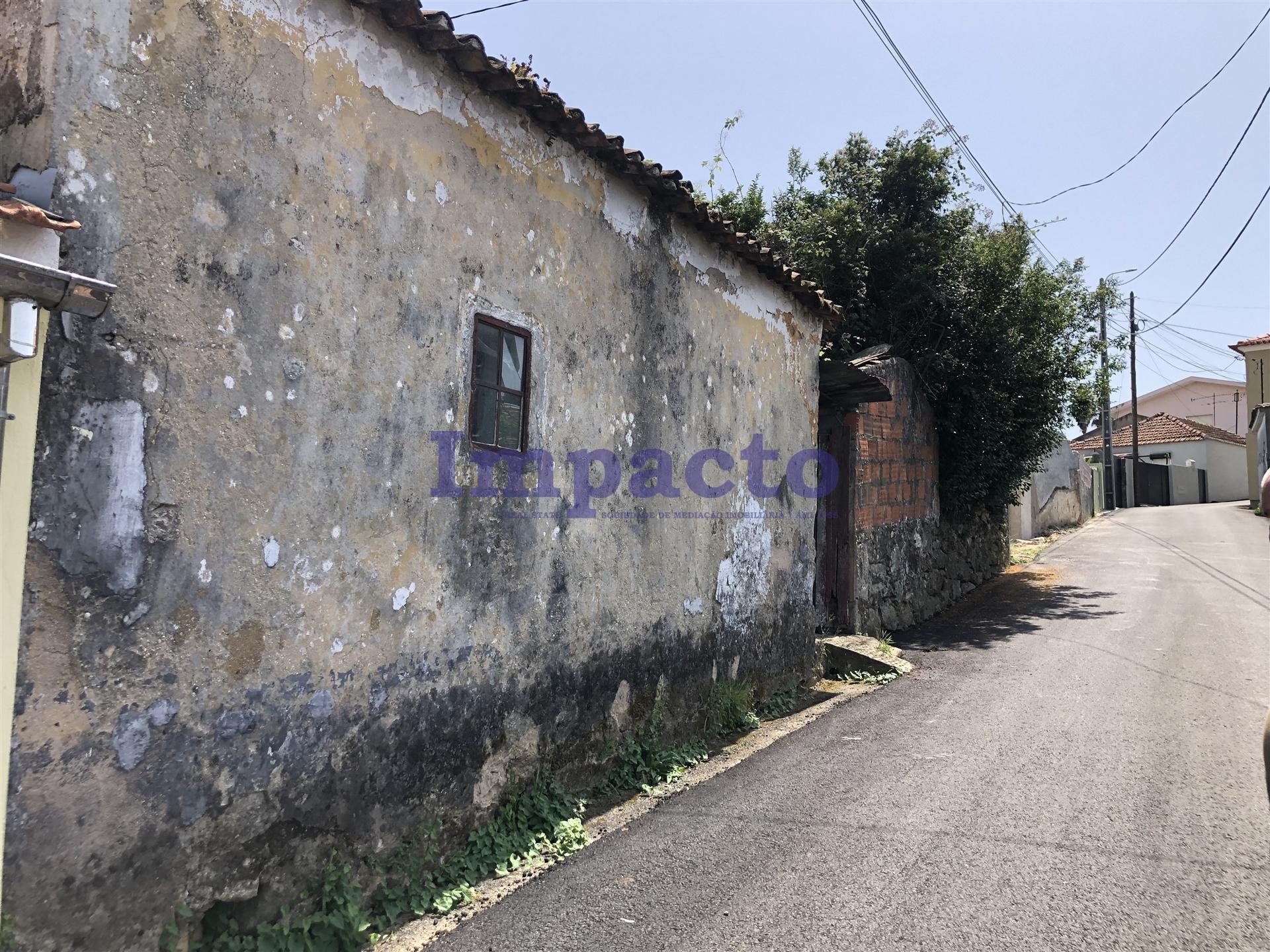 Moradia Geminada T1 Venda em Vila de Cucujães,Oliveira de Azeméis