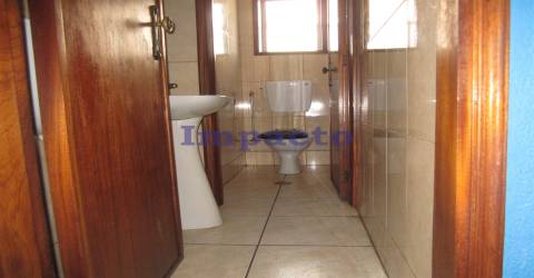 Loja para arrendamento em Romariz, Santa Maria da Feira