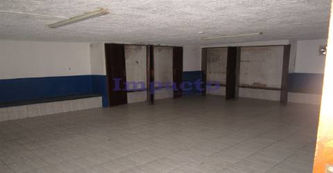 Loja para arrendamento em Romariz, Santa Maria da Feira