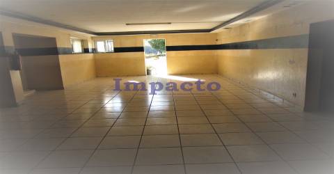 Loja para arrendamento em Romariz, Santa Maria da Feira