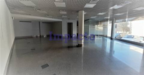 Loja em São João da Madeira para arrendar