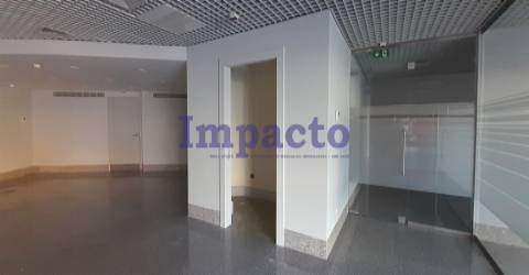 Loja em São João da Madeira para arrendar