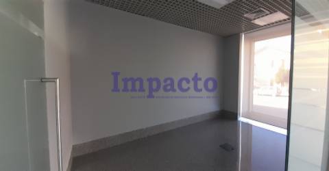 Loja em São João da Madeira para arrendar