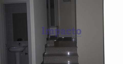 Loja em São João da Madeira para arrendar