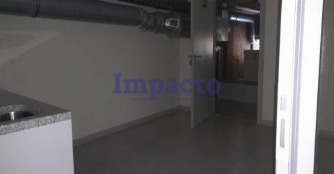 Loja em São João da Madeira para arrendar