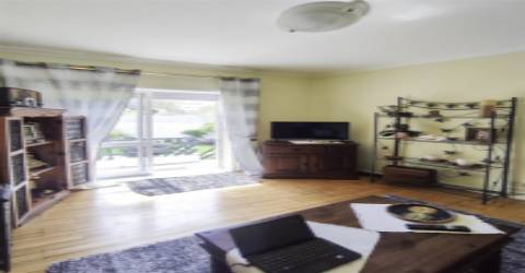 Apartamento Duplex T3+2 a 200 mts da praia de Buarcos com  jardim privativo e lugar de garagem.