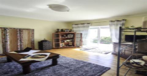 Apartamento Duplex T3+2 a 200 mts da praia de Buarcos com  jardim privativo e lugar de garagem.