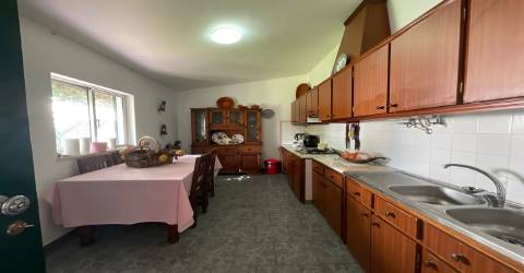 Apartamento Duplex T3+2 a 200 mts da praia de Buarcos com  jardim privativo e lugar de garagem.