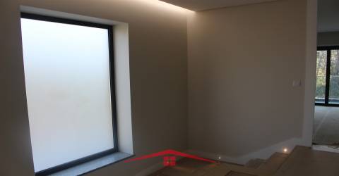 MORADIA NOVA T3 - OLIVEIRA DE AZEMÉIS