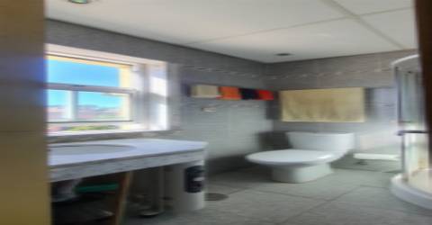 Moradia T5 com 3 frentes para reconstrução integral e ampliação até 350MT2