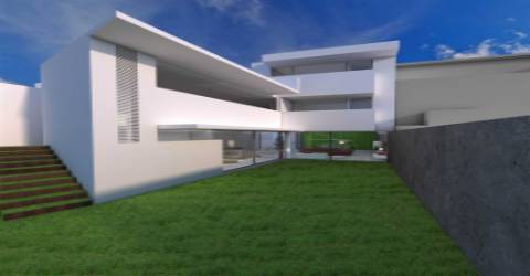 Moradia T5 com 3 frentes para reconstrução integral e ampliação até 350MT2