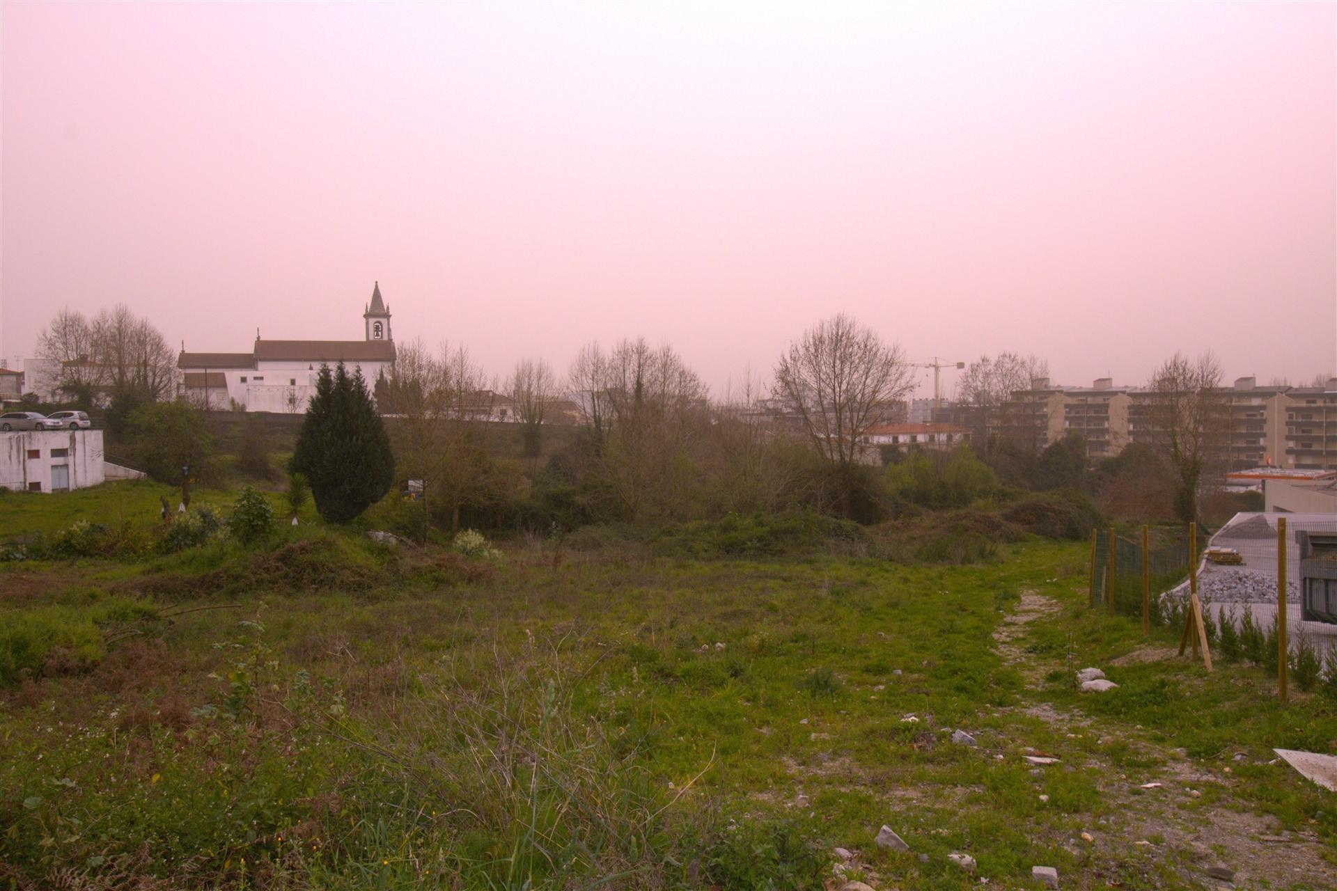 Terreno junto à CM Felgueiras