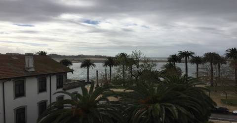 T2 na Foz Velha remodelado junto ao rio e mar