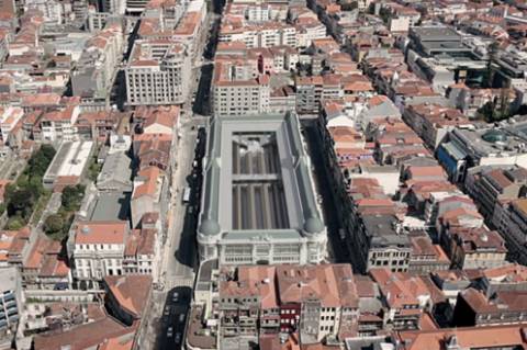 T0 c/ mezanino, varanda e terraço, zona nobre da baixa do Porto