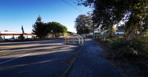 Terreno urbano junto praia (electricidade,agua,saneamento) construir em 933m2, M. Grande Portugal