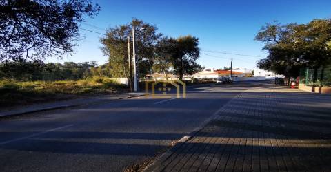 Terreno urbano junto praia (electricidade,agua,saneamento) construir em 933m2, M. Grande Portugal