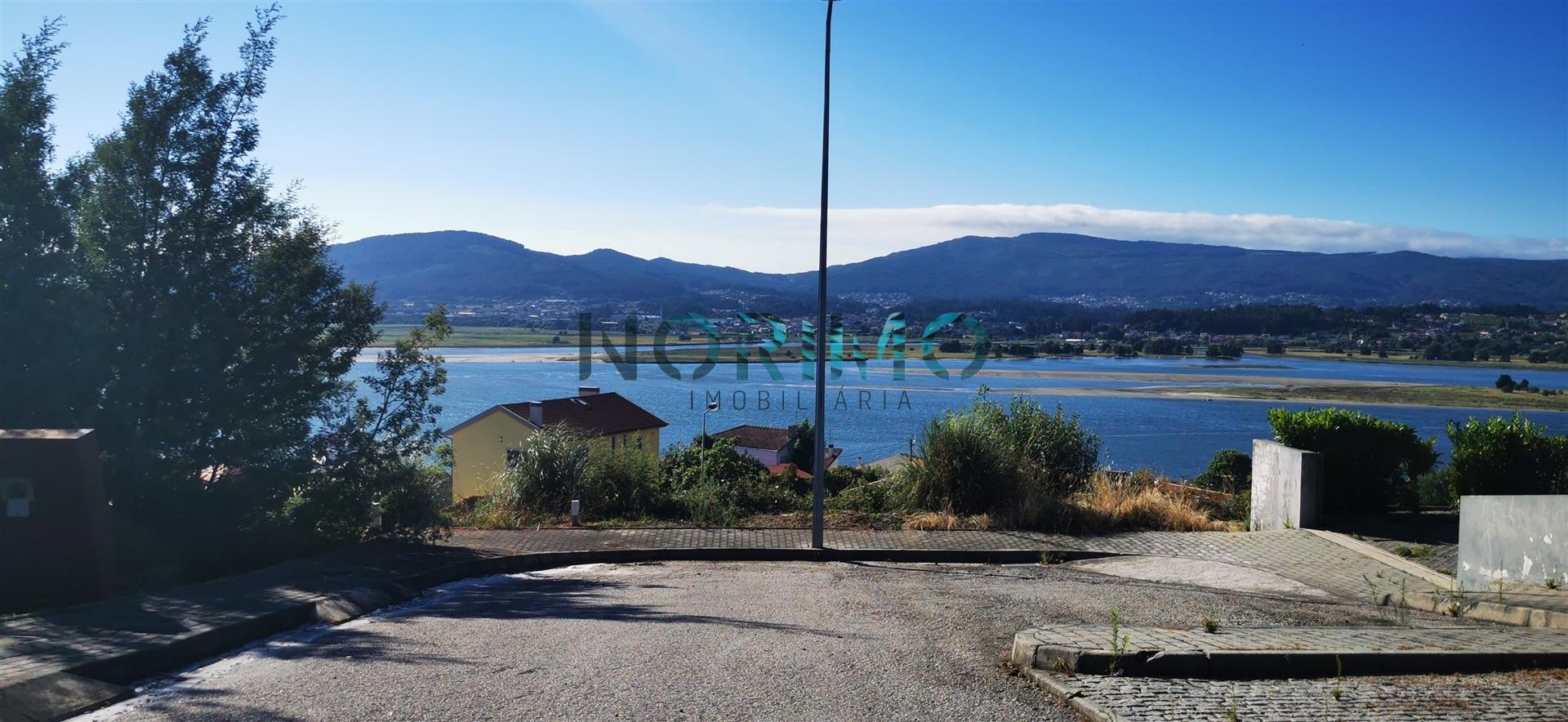 Lote de Terreno em Seixas, Caminha