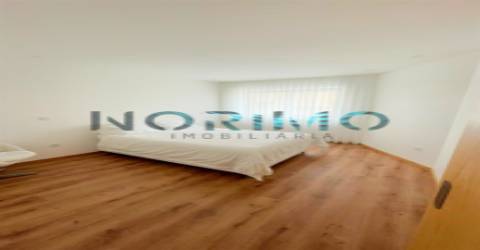 Apartamento T3 remodelado - Centro Póvoa de Varzim