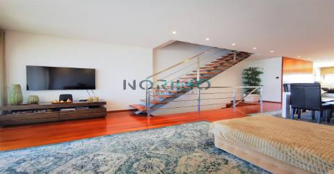 Moradia em frente ao Mar (1ª Linha)