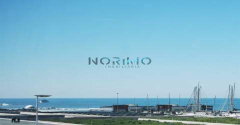 Moradia em frente ao Mar (1ª Linha)