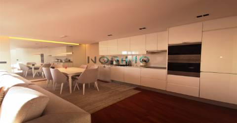 Apartamento T3 - Vista Frontal de Mar (1ª linha)