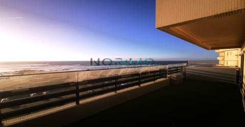 Apartamento T3 - Vista Frontal de Mar (1ª linha)