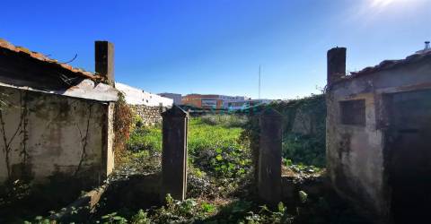 Moradia para Reconstrução com terreno - Centro Póvoa de Varzim
