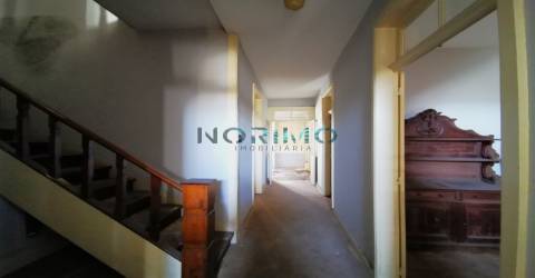 Moradia para Reconstrução com terreno - Centro Póvoa de Varzim