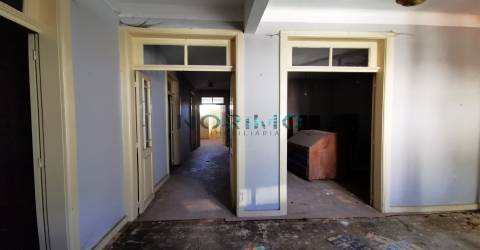 Moradia para Reconstrução com terreno - Centro Póvoa de Varzim