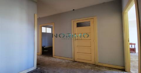 Moradia para Reconstrução com terreno - Centro Póvoa de Varzim