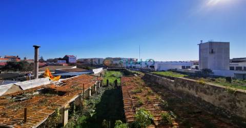 Moradia para Reconstrução com terreno - Centro Póvoa de Varzim