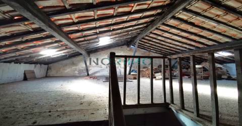 Moradia para Reconstrução com terreno - Centro Póvoa de Varzim