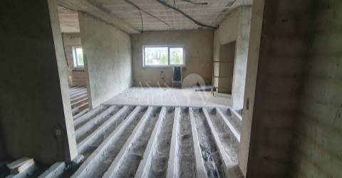 Moradia Isolada T3 para reconstrução com garagem fechada para 2 carros em Fiães