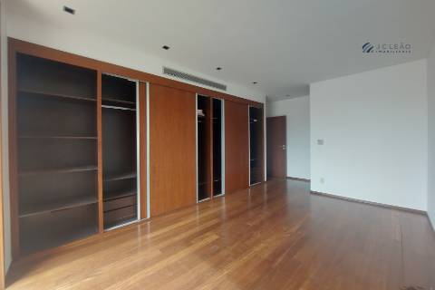 Apartamento T3 com 180 m2 no condomínio dos Choupos em Santo Tirso