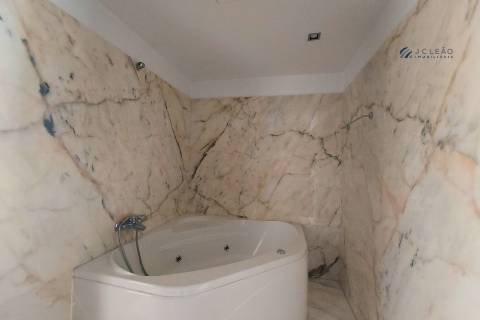 Apartamento T3 com 180 m2 no condomínio dos Choupos em Santo Tirso