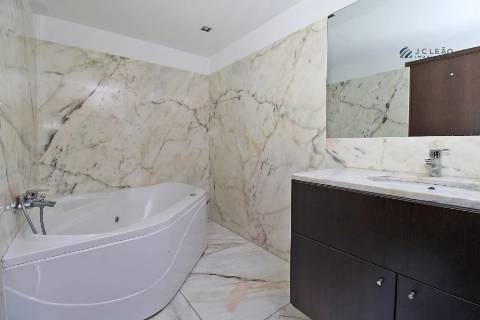 Apartamento T3 com 180 m2 no condomínio dos Choupos em Santo Tirso