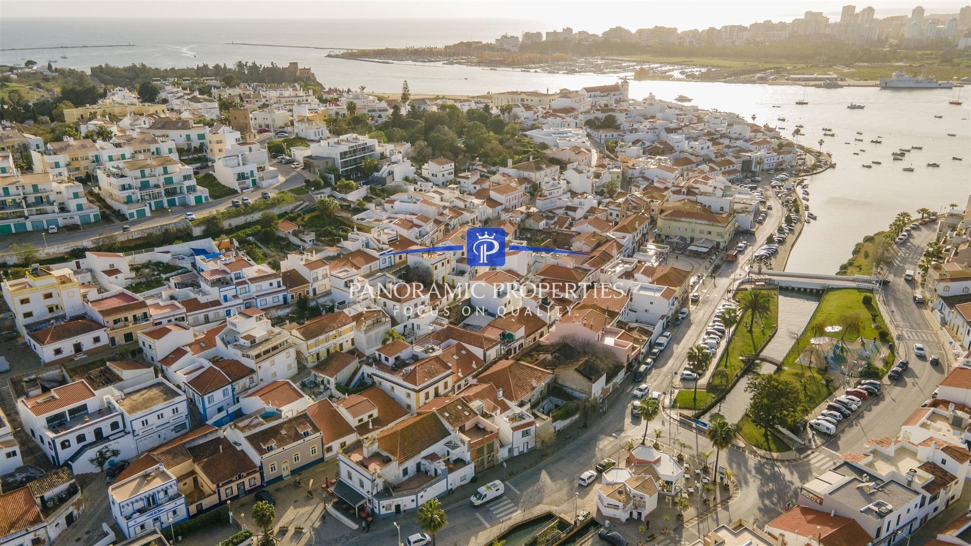 Terreno com projeto aprovado em Ferragudo